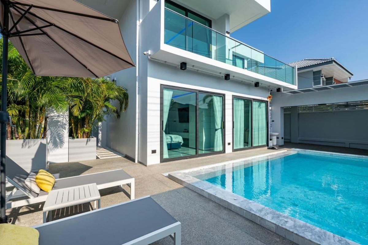 5 Bedrooms House for sale In The Private House Pool Villa Nong Prue Pattaya