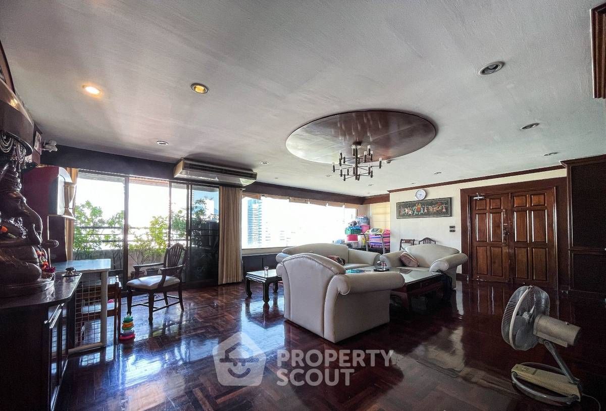 3 Bedrooms Condo for rent In The Parkland Grand Asoke Phetchaburi Bang Kapi Bangkok