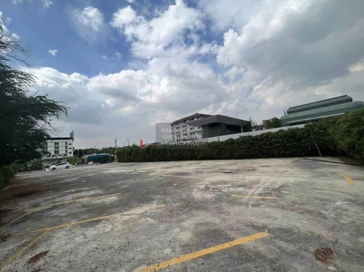 Land for sale In Samrong Nuea Samut Prakan