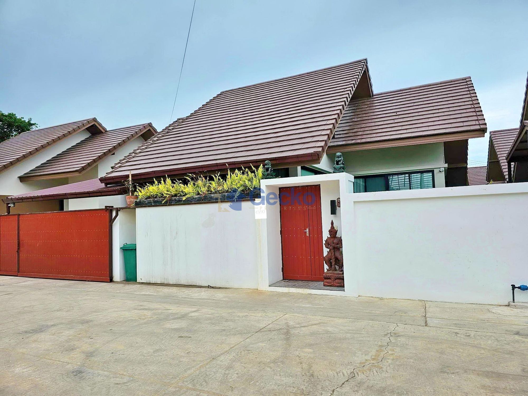 2 Bedroom House For Rent In Huai Yai, Chon Buri