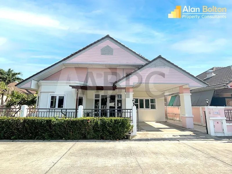 3 Bedroom House For Rent In Nong Pla Lai, Chon Buri