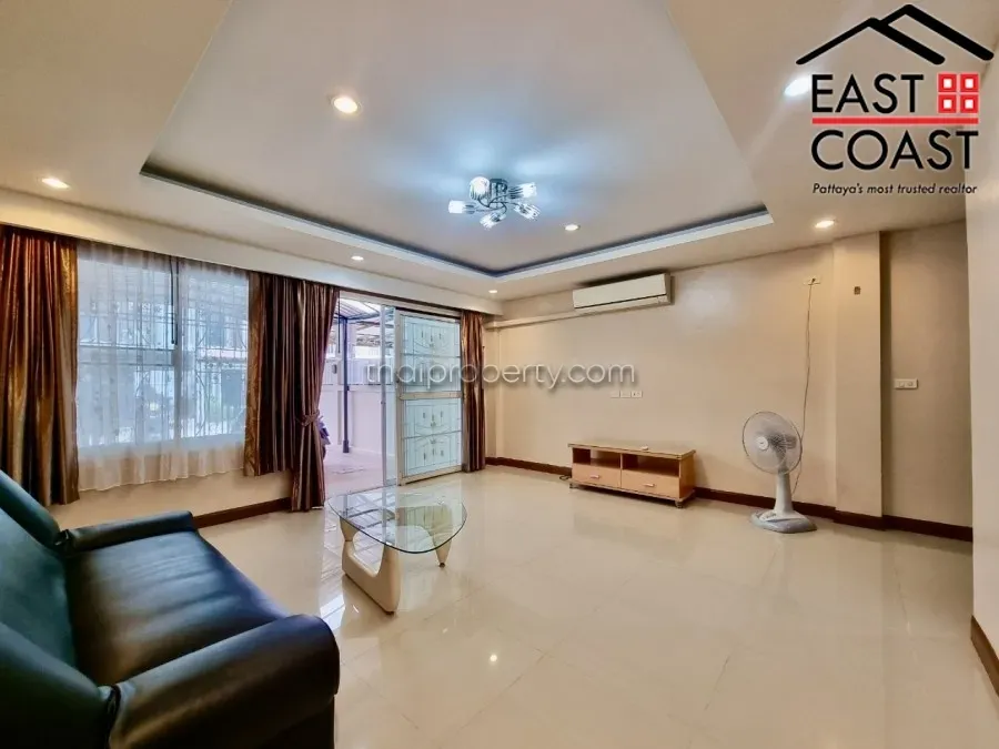 2 Bedroom House For Rent In Na Kluea, Chon Buri