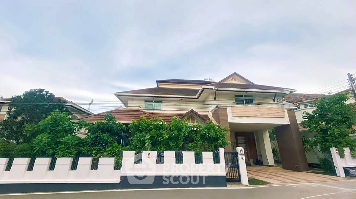 4 Bedroom House For Rent At Central Park Hillside Village