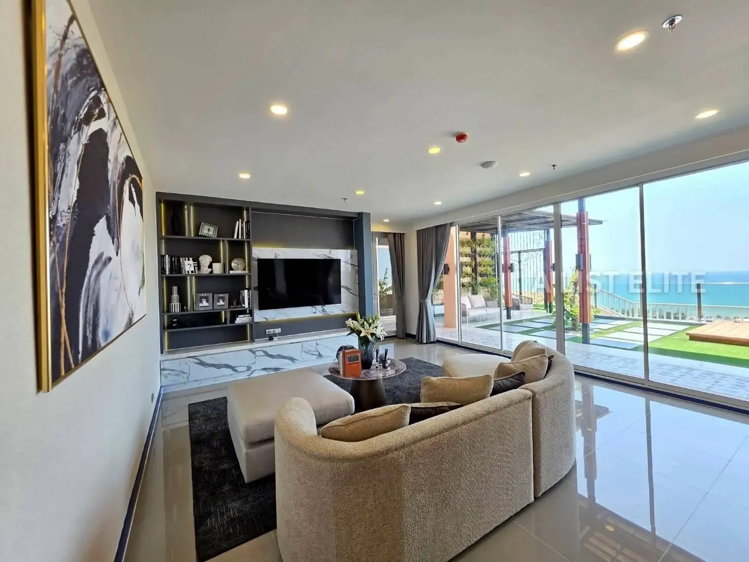 5 Bedrooms Condo for sale In View Talay 3 Nong Prue Pattaya