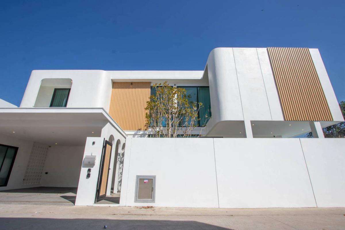 4 Bedroom House For Rent In Pa Daet, Chiang Mai