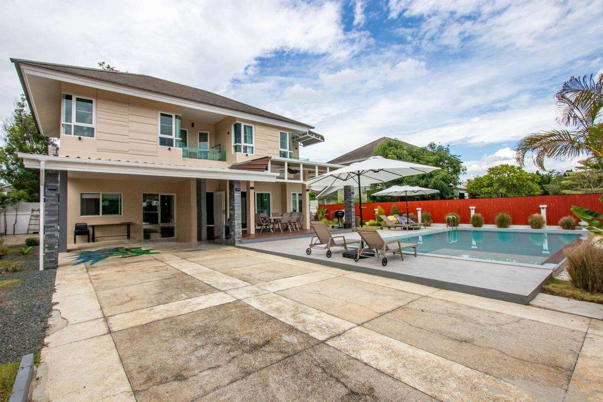 4 Bedroom House For Rent In San Phranet, Chiang Mai