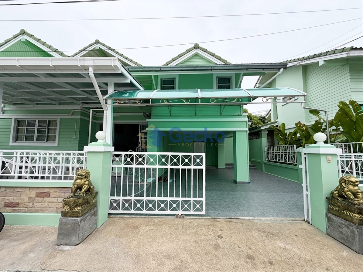 4 Bedroom House For Rent In Na Kluea, Chon Buri