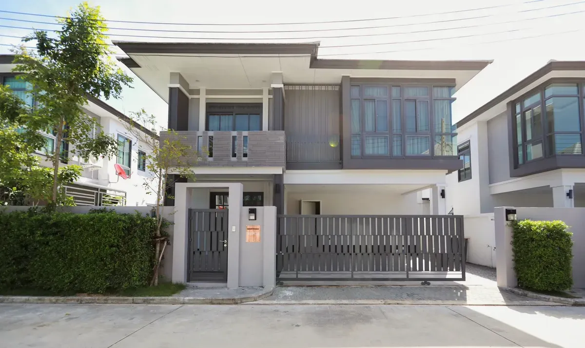 3 Bedroom House For Rent In Nong Pla Lai, Chon Buri