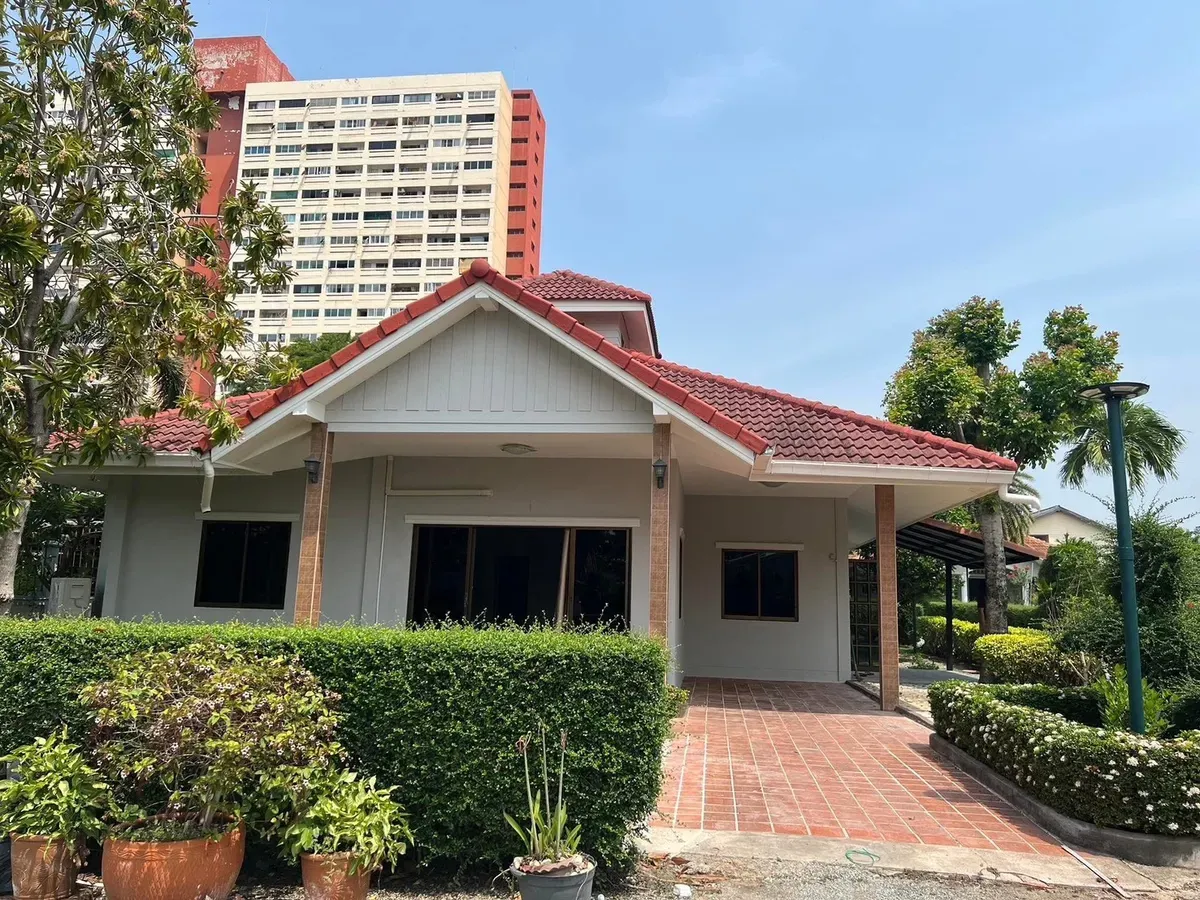 2 Bedroom House For Rent In Nong Prue, Chon Buri