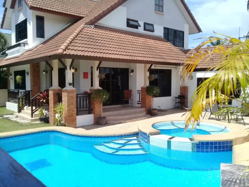 4 Bedroom House For Rent In Nong Prue, Chon Buri