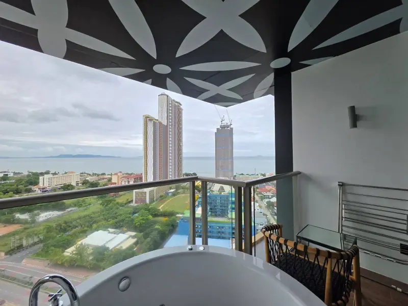 1 Bedroom Condo For Rent At The Riviera Ocean Drive