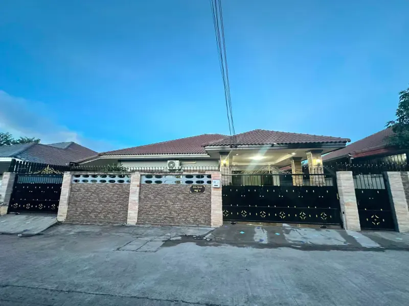 3 Bedroom House For Rent In Nong Prue, Chon Buri