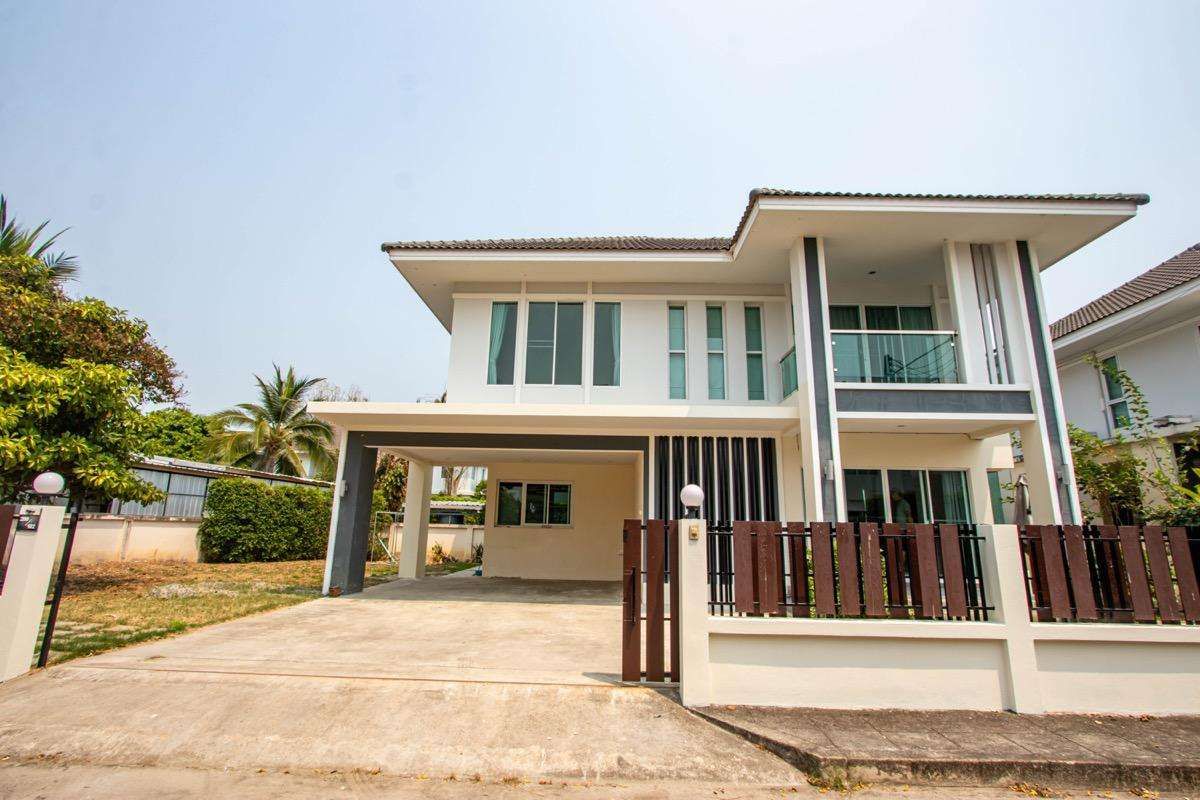 3 Bedroom House For Rent In San Phisuea, Chiang Mai