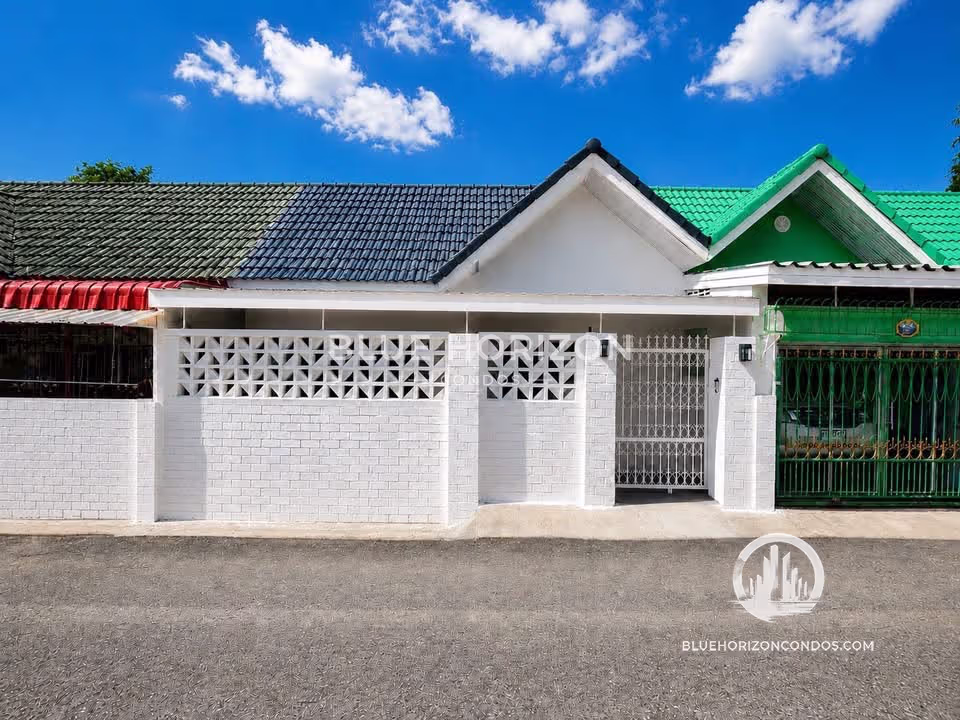 2 Bedroom Townhouse For Rent In Nong Prue, Chon Buri