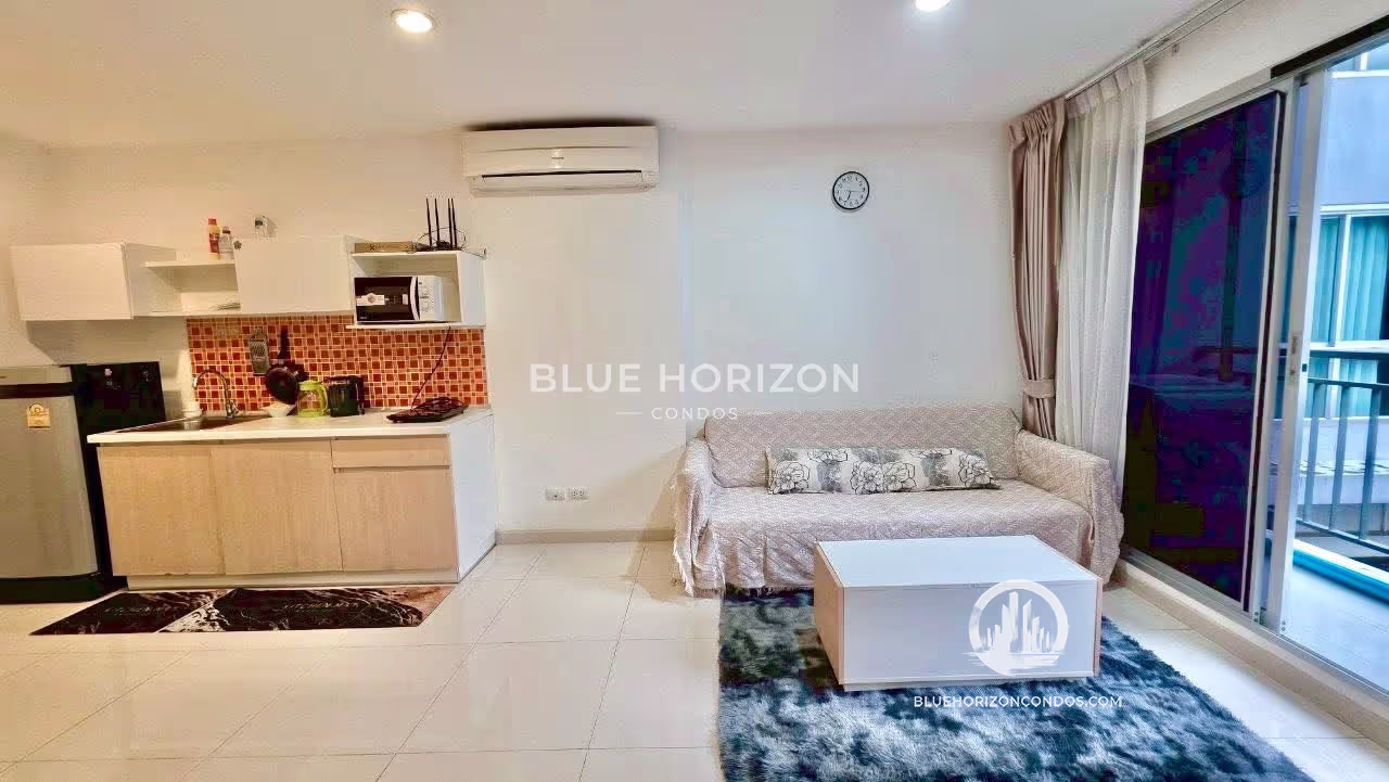 2 Bedroom Condo For Rent In Na Kluea, Chon Buri