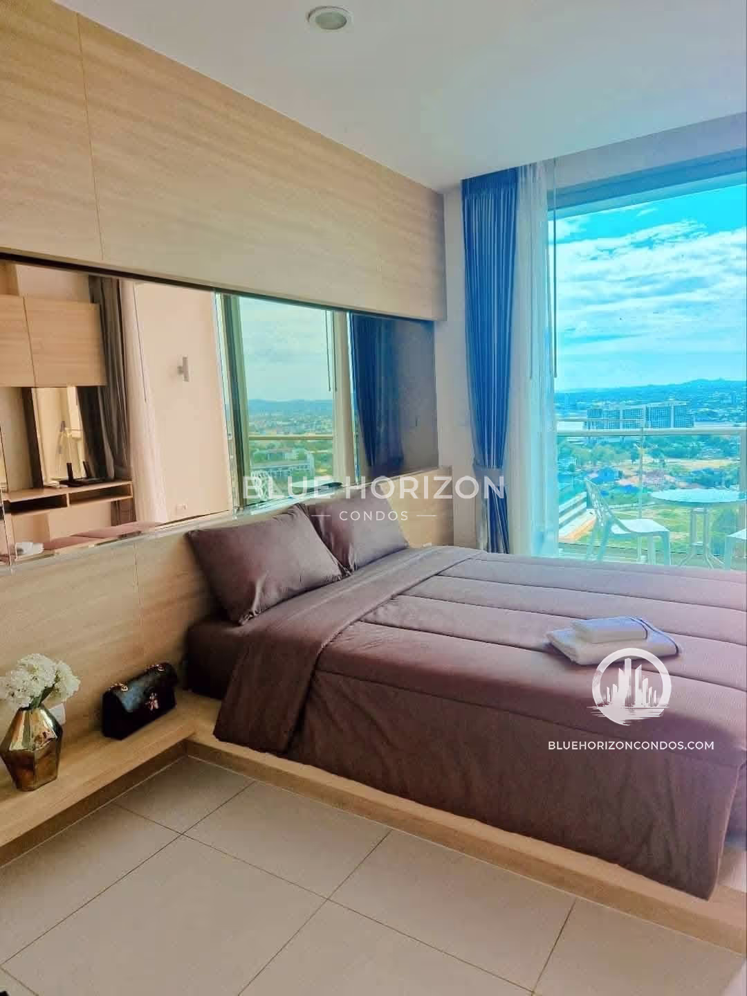 Studio Condo For Rent At The Riviera Wongamat