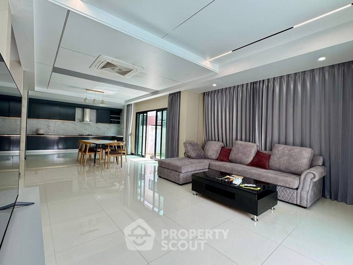 3 Bedroom Villa For Rent In Huai Yai, Chon Buri