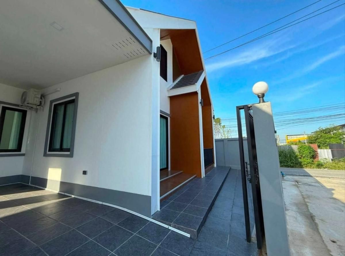 3 Bedroom House For Rent In Bang Lamung, Chon Buri