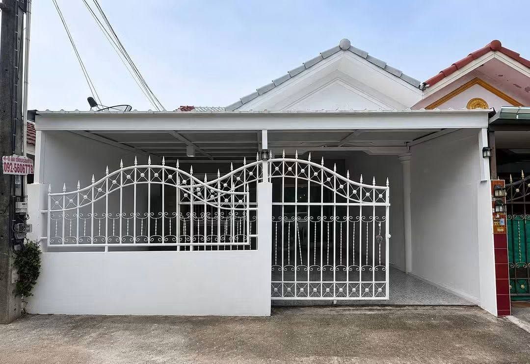 2 Bedroom Townhouse For Rent At Chokchai Village 4