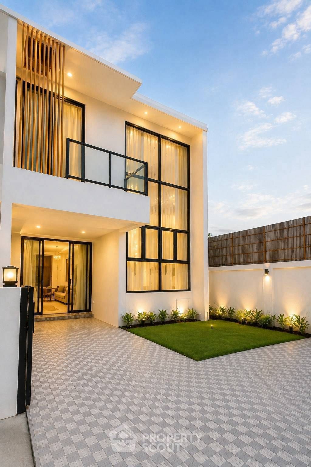 4 Bedroom Townhouse For Rent In Na Kluea, Chon Buri