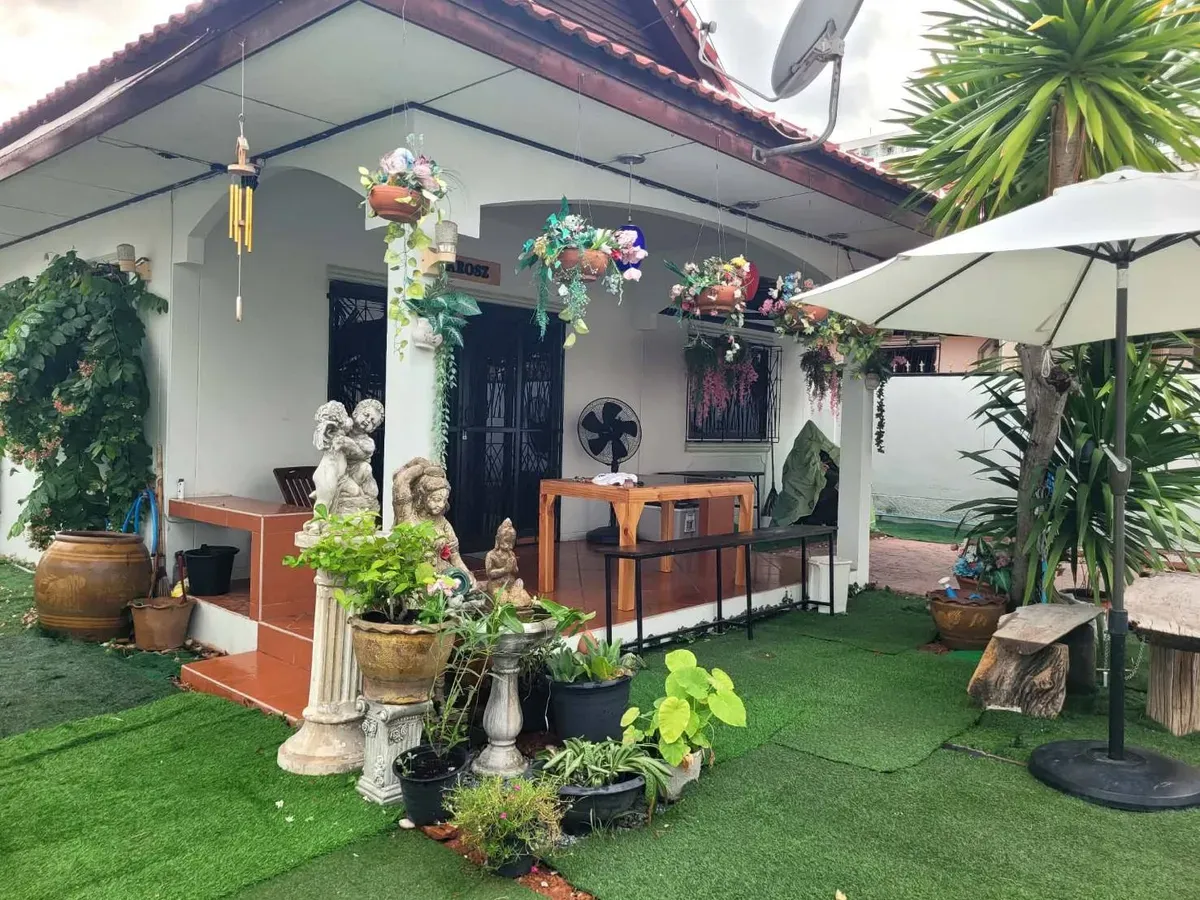 2 Bedroom House For Rent In Nong Prue, Chon Buri