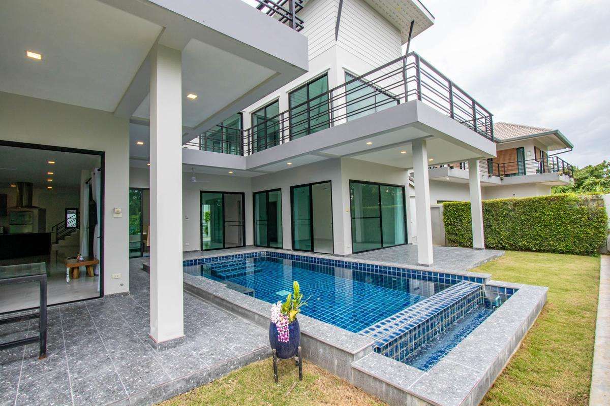 5 Bedroom House For Rent In San Phak Wan, Chiang Mai