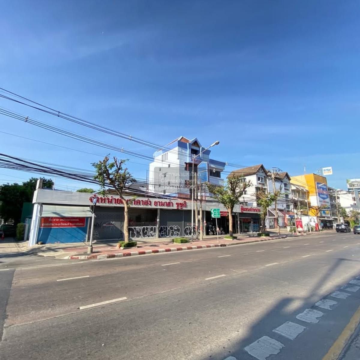Office for sale In Arun Ammarin Bangkok