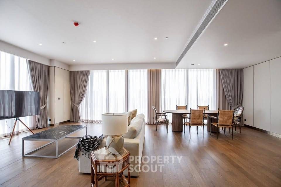 4 Bedrooms Condo for sale In Muniq Langsuan Lumphini Bangkok