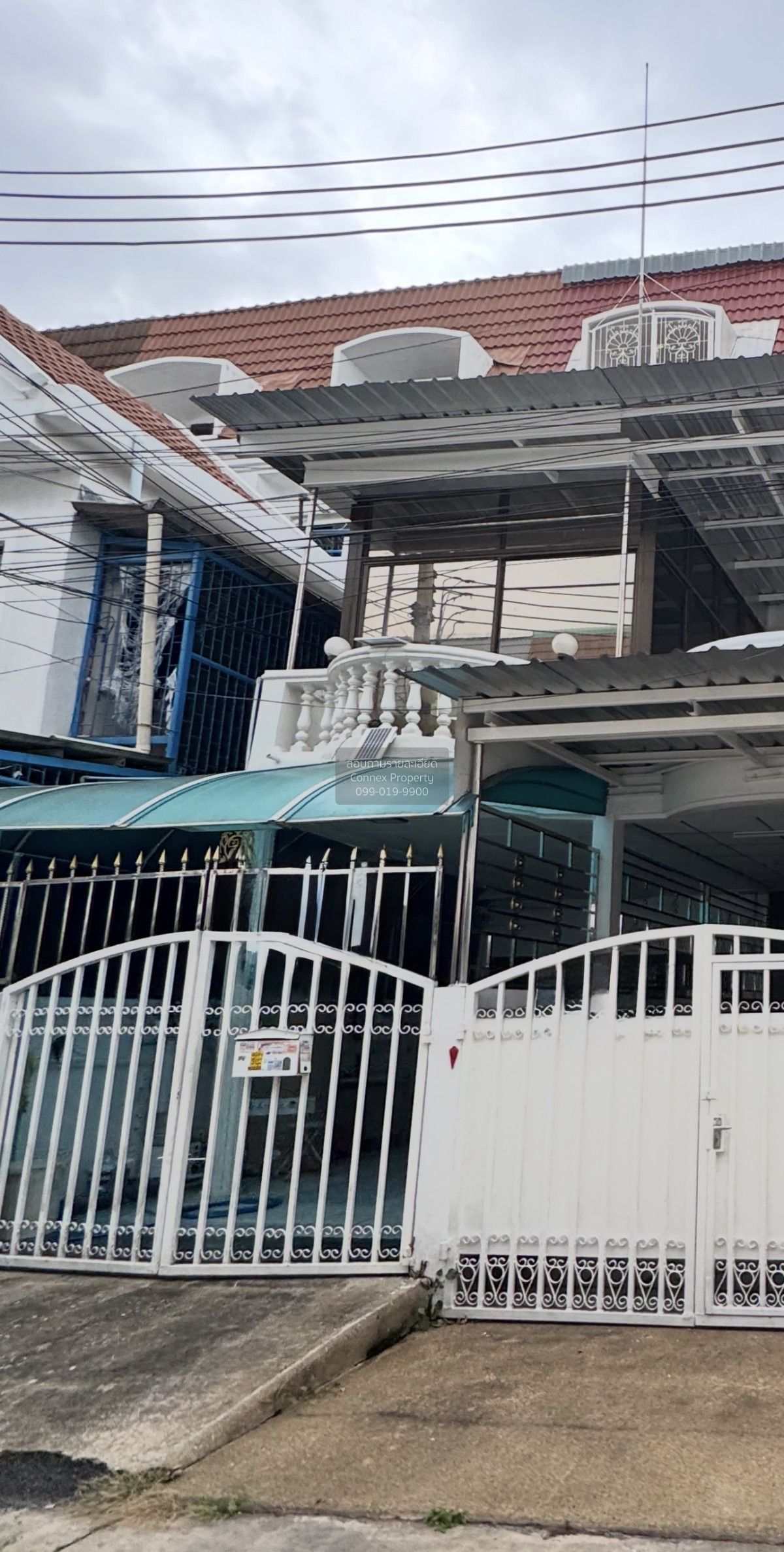 5 Bedroom Townhouse For Rent In Arun Ammarin, Bangkok