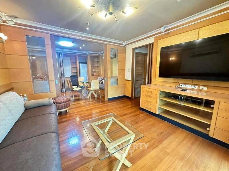 2 Bedrooms Condo for sale In Baan Na Varang Lumphini Bangkok