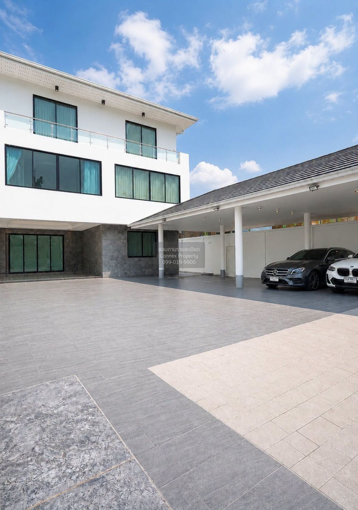6 Bedrooms House for sale In Lat Phrao Bangkok