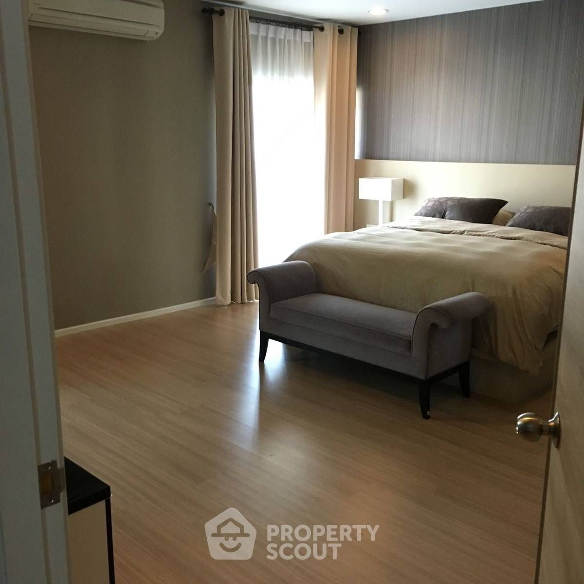 3 Bedrooms Condo for sale In Renova Residence Chidlom Lumphini Bangkok