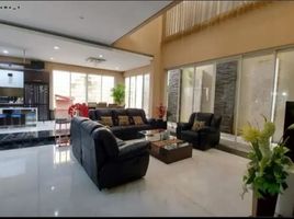 5 Bedroom House for sale in Dukuhpakis, Surabaya, Dukuhpakis