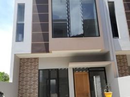 3 Bedroom House for sale in Gunung Anyar, Surabaya, Gunung Anyar