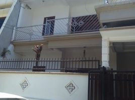 5 Bedroom House for sale in Dukuhpakis, Surabaya, Dukuhpakis