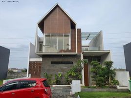 4 Habitación Villa en venta en Wiyung, East Jawa, Wiyung