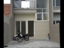 4 Habitación Casa en venta en Tenggilis Mejoyo, East Jawa, Tenggilis Mejoyo