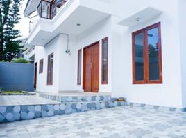 5 Bedroom Villa for sale in Ciputat, Tangerang, Ciputat