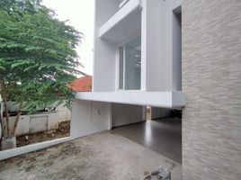 4 Bedroom House for sale in MRT Blok A, Kebayoran Baru, Cilandak