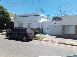 2 Bedroom House for sale in Quilmes, Buenos Aires, Quilmes