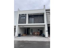 3 Habitación Casa en venta en Monterrey, Nuevo León, Monterrey