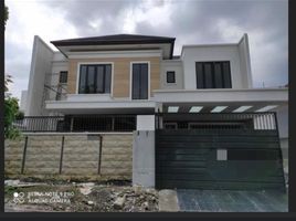 5 Bedroom House for sale in Dukuhpakis, Surabaya, Dukuhpakis