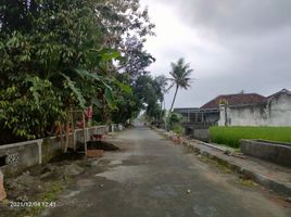  Tanah for sale in Yogyakarta, Seyegan, Sleman, Yogyakarta