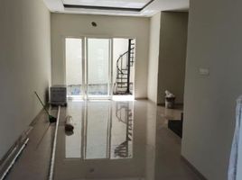 4 Bedroom House for sale in East Jawa, Rungkut, Surabaya, East Jawa