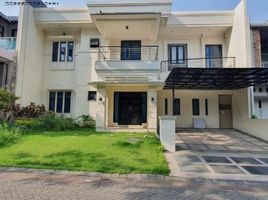 4 Bedroom House for sale in East Jawa, Lakarsantri, Surabaya, East Jawa