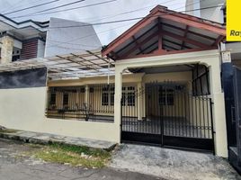 3 Kamar Rumah for rent in Dukuhpakis, Surabaya, Dukuhpakis