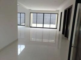 5 Bedroom House for sale in Lakarsantri, Surabaya, Lakarsantri