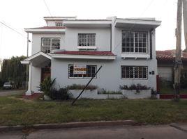 4 Bedroom House for sale in Quilmes, Buenos Aires, Quilmes