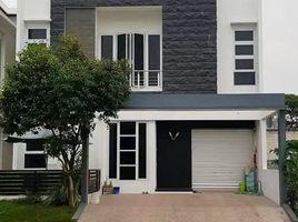 5 Schlafzimmer Villa zu verkaufen in Lakarsantri, East Jawa, Lakarsantri