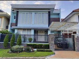 5 Bedroom House for sale in Dukuhpakis, Surabaya, Dukuhpakis